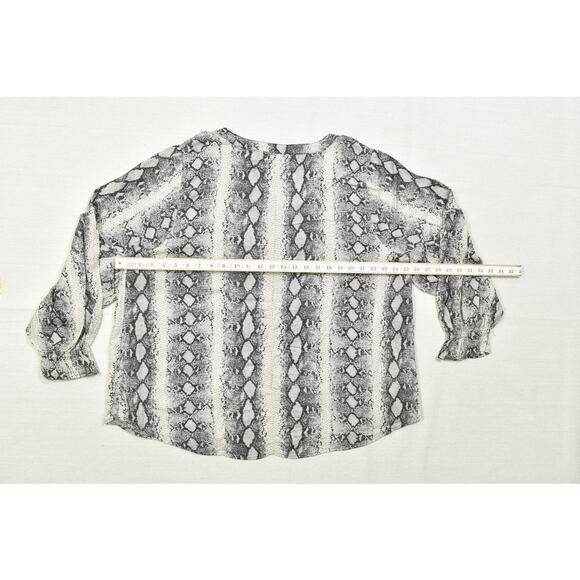 Lane Bryant Plus Size 18/20 Snake Print Tassel Tie Blouse Top Long Sleeve - Picture 3 of 8